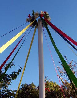 Beltane-maypole